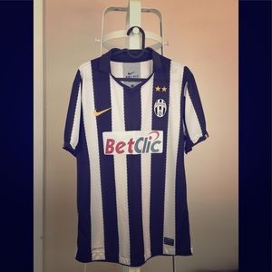 Juventus Nike jersey.